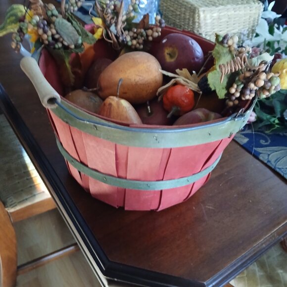 Basket of artificial fruit apples pears corn banana - Picture 4 of 4